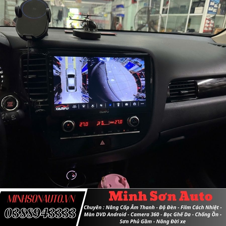 Xe Outlander Lap Dat Man Hinh Carfu 2